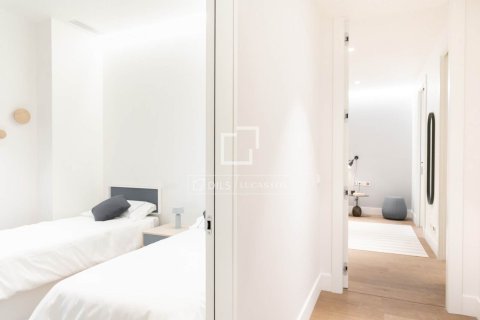 3 bedrooms apartment for sale in Barcelona, Catalonia, Spain № 7128 - photo 15