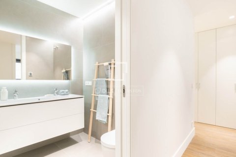 3 bedrooms apartment for sale in Barcelona, Catalonia, Spain № 7128 - photo 8
