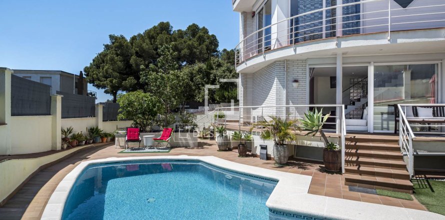 5 bedrooms villa for sale in Castelldefels, Barcelona, Catalonia, Spain № 7126