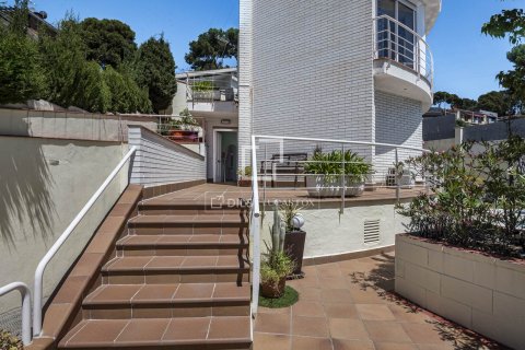 5 bedrooms villa for sale in Castelldefels, Barcelona, Catalonia, Spain № 7126 - photo 5