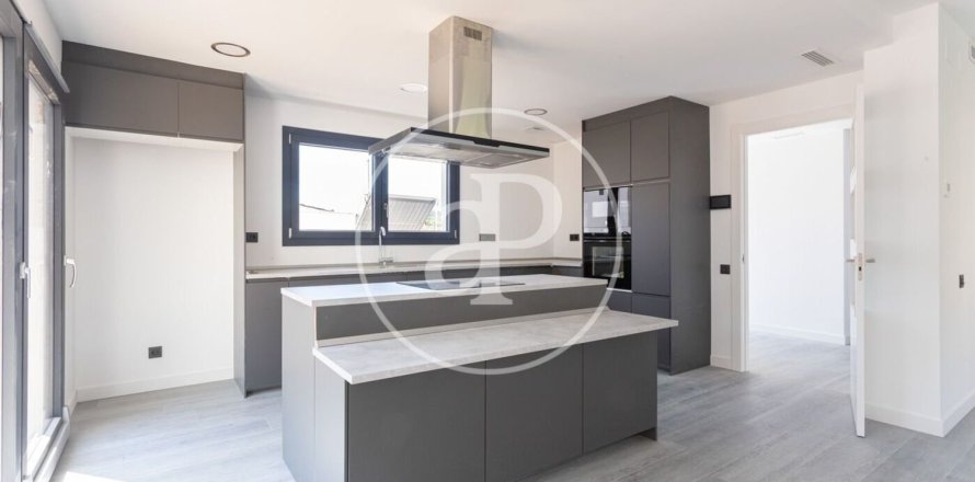 Дом с 4 спальнями в Серданьола-дель-Вальесе, Барселона, Каталония, Испания № 2420