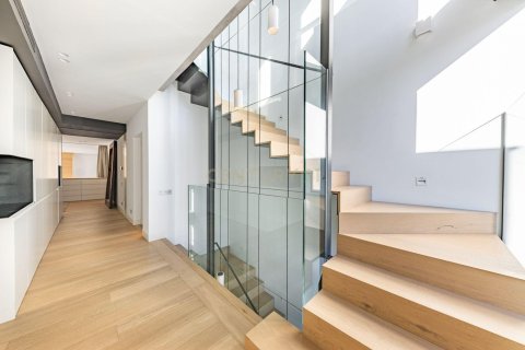 Сasa de 5 dormitorios en venta en Castelldefels, Barcelona, Cataluña, Spain № 6911 - foto 30