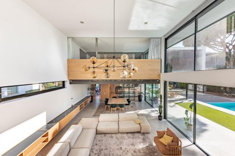 Сasa de 5 dormitorios en venta en Castelldefels, Barcelona, Cataluña, Spain № 6911 - foto 21