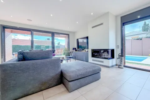 Сasa de 5 dormitorios en venta en L'Ametlla del Vallès, Barcelona, Cataluña, Spain № 6909 - foto 6
