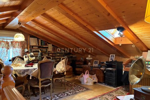 Сasa de 6 dormitorios en venta en Torrelles de Llobregat, Barcelona, Cataluña, Spain № 6910 - foto 22