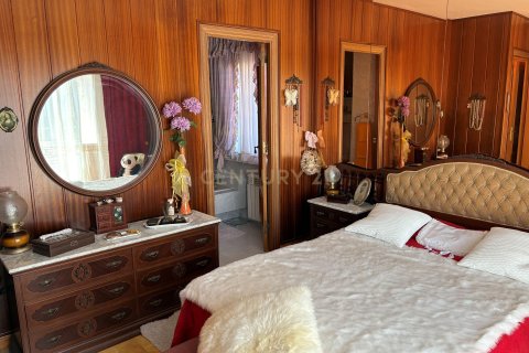 Сasa de 6 dormitorios en venta en Torrelles de Llobregat, Barcelona, Cataluña, Spain № 6910 - foto 30