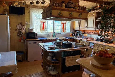 Сasa de 6 dormitorios en venta en Torrelles de Llobregat, Barcelona, Cataluña, Spain № 6910 - foto 27