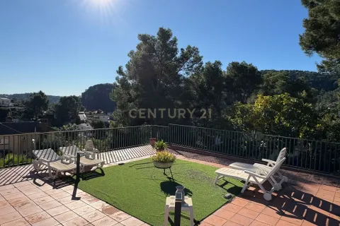 Сasa de 6 dormitorios en venta en Torrelles de Llobregat, Barcelona, Cataluña, Spain № 6910 - foto 6