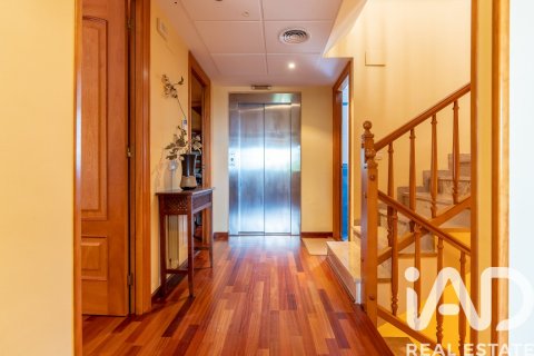 6 bedrooms house for sale in Salou, Tarragona, Catalonia, Spain № 7416 - photo 10