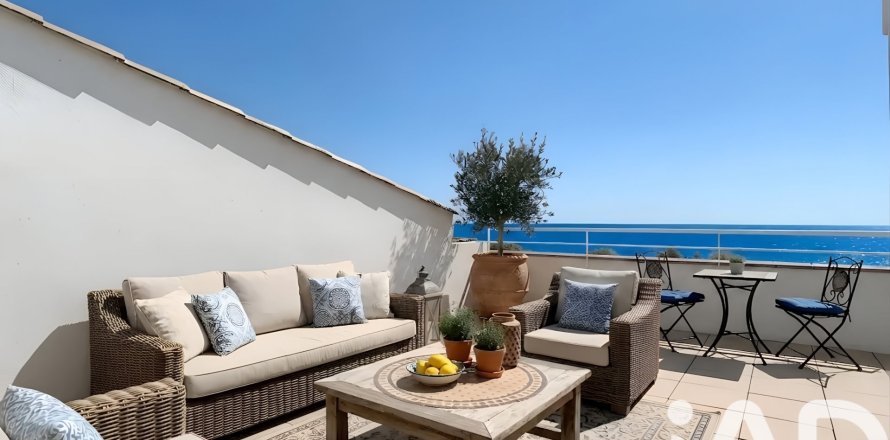 4 bedrooms house for sale in Premia De Mar, Barcelona, Catalonia, Spain № 7413