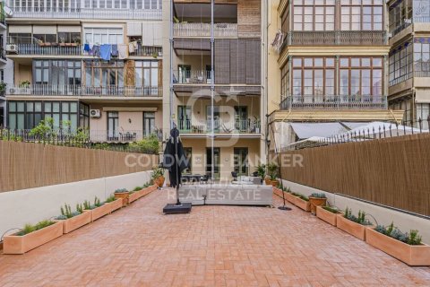 3 bedrooms apartment for sale in Barcelona, Catalonia, Spain № 5412 - photo 9