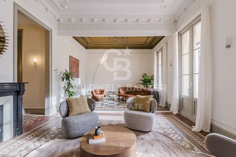 3 bedrooms apartment for sale in Barcelona, Catalonia, Spain № 5412 - photo 4