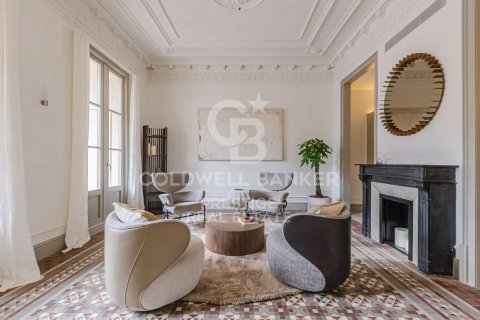 3 bedrooms apartment for sale in Barcelona, Catalonia, Spain № 5412 - photo 3