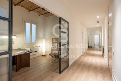 4 bedrooms apartment for sale in Barcelona, Catalonia, Spain № 5411 - photo 12
