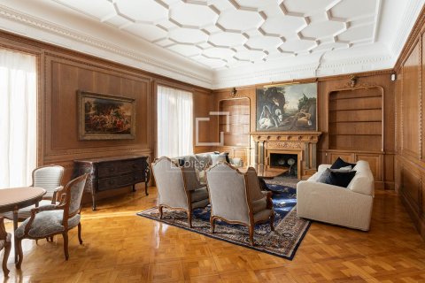 5 chambres apartment à louer à Barcelona, Catalonia, Spain № 3757 - photo 7