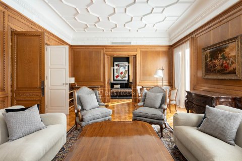 5 chambres apartment à louer à Barcelona, Catalonia, Spain № 3757 - photo 12