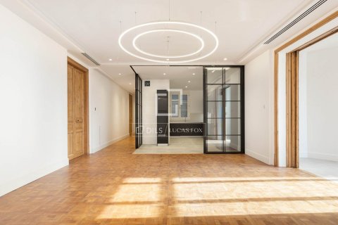 3 chambres apartment à louer à Barcelona, Catalonia, Spain № 3755 - photo 2