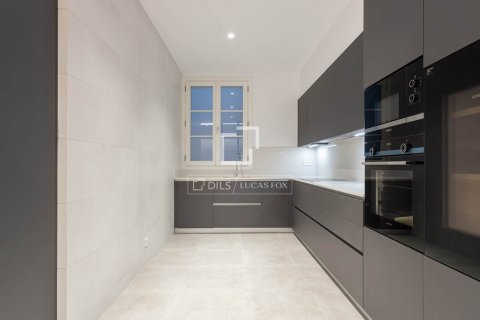 3 chambres apartment à louer à Barcelona, Catalonia, Spain № 3755 - photo 9