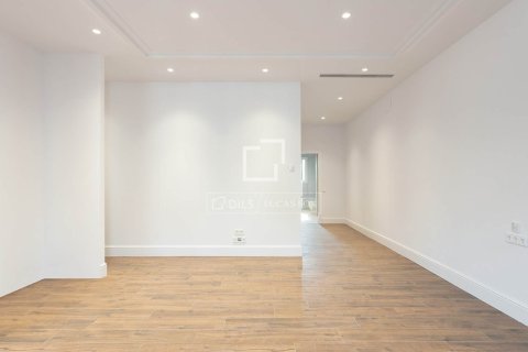 3 chambres apartment à louer à Barcelona, Catalonia, Spain № 3755 - photo 16