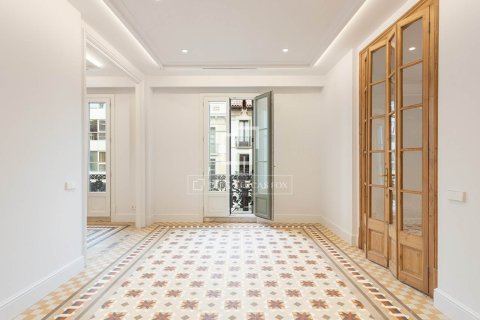 3 chambres apartment à louer à Barcelona, Catalonia, Spain № 3755 - photo 29