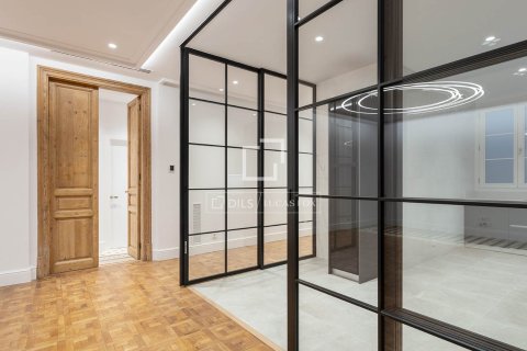 3 chambres apartment à louer à Barcelona, Catalonia, Spain № 3755 - photo 12