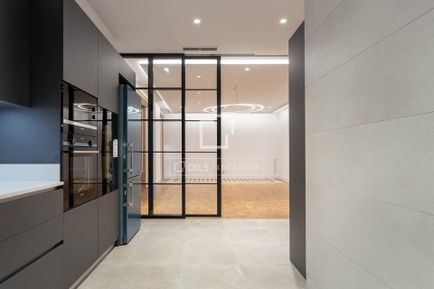 3 chambres apartment à louer à Barcelona, Catalonia, Spain № 3755 - photo 11