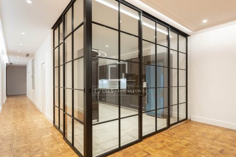 3 chambres apartment à louer à Barcelona, Catalonia, Spain № 3755 - photo 8