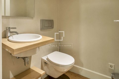 4 chambres apartment à louer à Barcelona, Catalonia, Spain № 3754 - photo 15