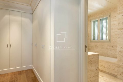 4 chambres apartment à louer à Barcelona, Catalonia, Spain № 3754 - photo 24