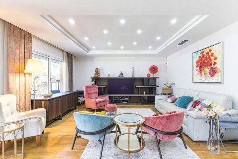 Купить дом в Гава, Испания с 8 комнат, 494м², № 1312 - фото 3