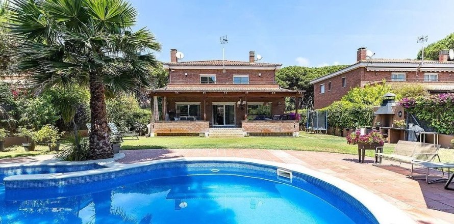 Дом с 7 спальнями в Гаве, Барселона, Каталония, Испания № 1312