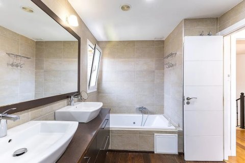 Купить дом в Гава, Испания с 8 комнат, 494м², № 1312 - фото 24