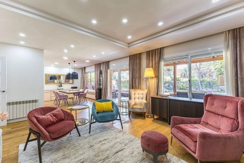 Купить дом в Гава, Испания с 8 комнат, 494м², № 1312 - фото 6