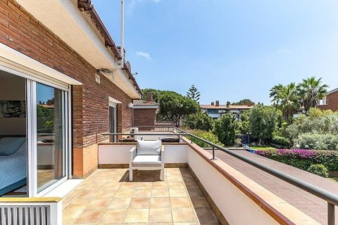 Купить дом в Гава, Испания с 8 комнат, 494м², № 1312 - фото 21