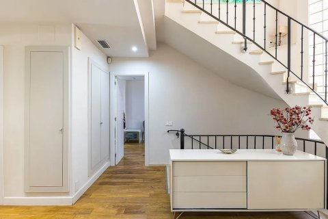 Купить дом в Гава, Испания с 8 комнат, 494м², № 1312 - фото 8