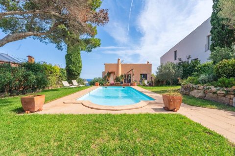 Купить дом в Бегур, Испания с 6 комнат, 310м², № 1313 - фото 2