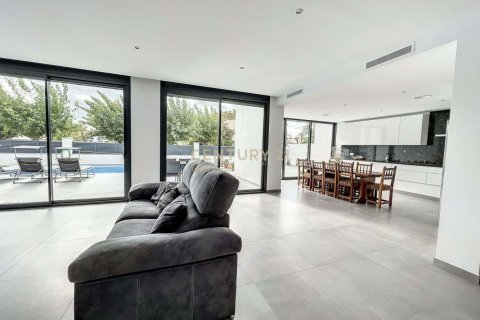 Купить дом в Эмпуриабрава, Испания с 5 спален, 327м², № 2338 - фото 8