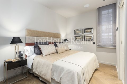 Купить квартиру в Старый город, Барселона, Испания с 2 спальни, 88м², № 2343 - фото 14