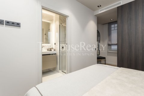 Купить квартиру в Старый город, Барселона, Испания с 2 спальни, 88м², № 2343 - фото 17