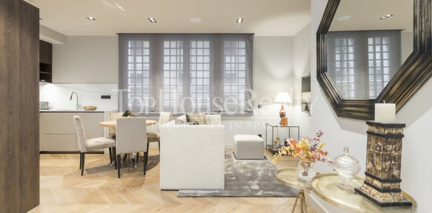 Квартира с 2 спальнями в Старый городе, Барселона, Каталония, Испания № 2343