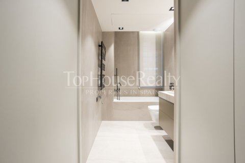 Купить квартиру в Старый город, Барселона, Испания с 2 спальни, 88м², № 2343 - фото 26