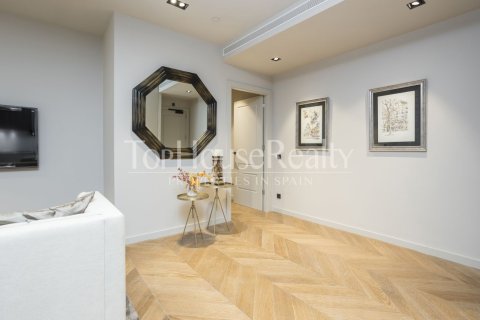 Купить квартиру в Старый город, Барселона, Испания с 2 спальни, 88м², № 2343 - фото 10