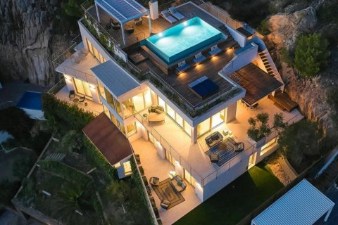 Купить дом в Тамариу, Испания с 7 комнат, № 1755 - фото 2