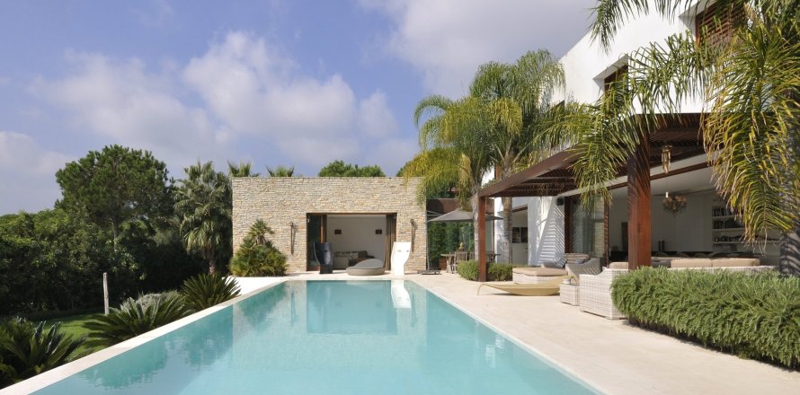 Дом с 7 спальнями в Сан-Андреу-де-Льяванересе, Барселона, Каталония, Испания № 1753