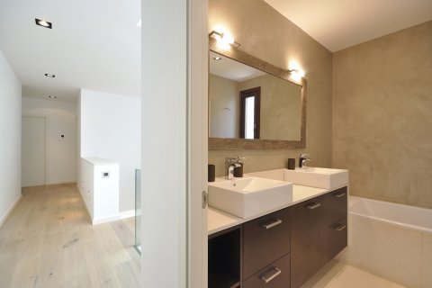 Купить дом в Сан-Андреу-де-Льяванерес, Испания с 8 комнат, № 1753 - фото 19