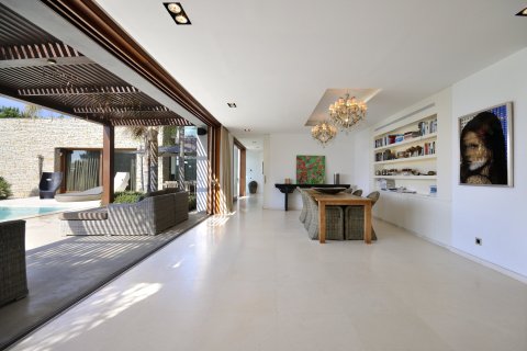 Купить дом в Сан-Андреу-де-Льяванерес, Испания с 8 комнат, № 1753 - фото 11