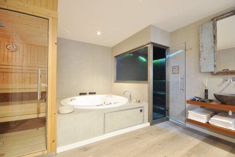 Купить дом в Сан-Андреу-де-Льяванерес, Испания с 8 комнат, № 1753 - фото 30