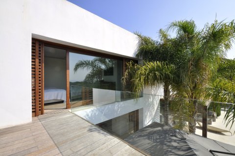 Купить дом в Сан-Андреу-де-Льяванерес, Испания с 8 комнат, № 1753 - фото 9