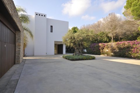 Купить дом в Сан-Андреу-де-Льяванерес, Испания с 8 комнат, № 1753 - фото 3