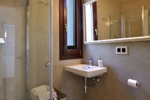 Купить дом в Сан-Андреу-де-Льяванерес, Испания с 8 комнат, № 1753 - фото 28